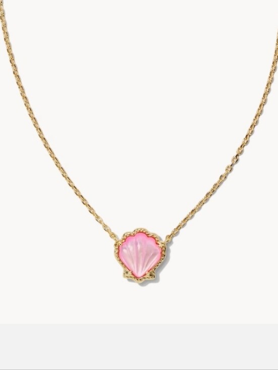 Kendra Scott Jewelry - KENDRA SCOTT BRYNNE SHELL PENDANT NECKLACE New
